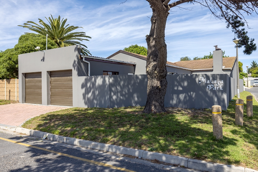 3 Bedroom Property for Sale in Table View Western Cape